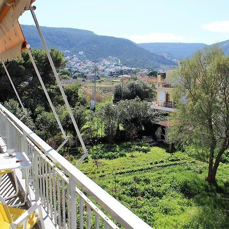 Pórto Ráfti Apartment Sea View In Front Of The Beach Of Agia Marina מראה חיצוני תמונה